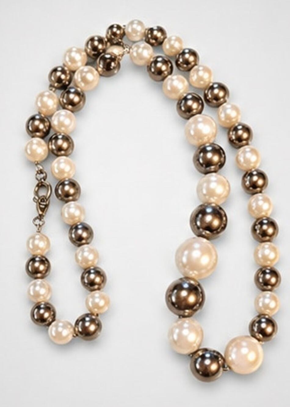 Vintage Faux Pearl Glass Necklace, Gray White Elegant Beads, Mid-Century wh02-02